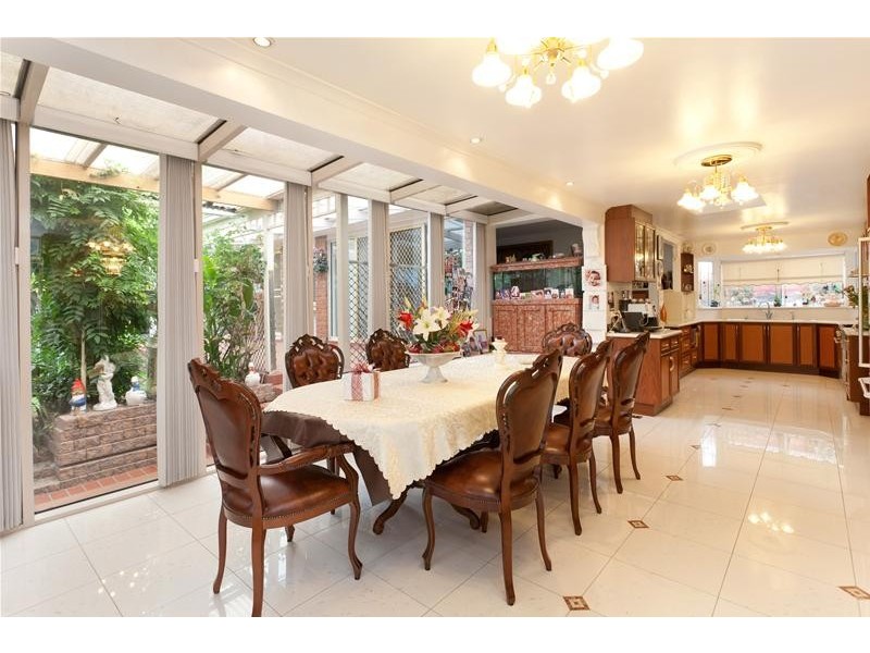 154 Haverbrack Drive, Mulgrave VIC 3170