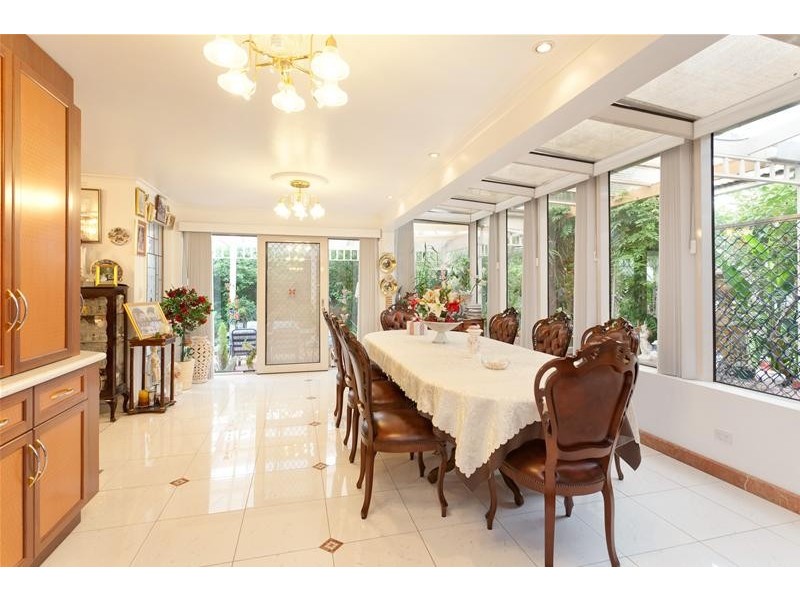 154 Haverbrack Drive, Mulgrave VIC 3170