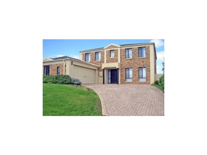 8 Justin Court, Narre Warren VIC 3805