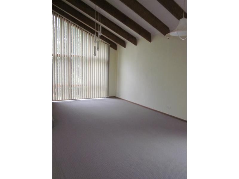 352 James Cook Drive, Endeavour Hills VIC 3802