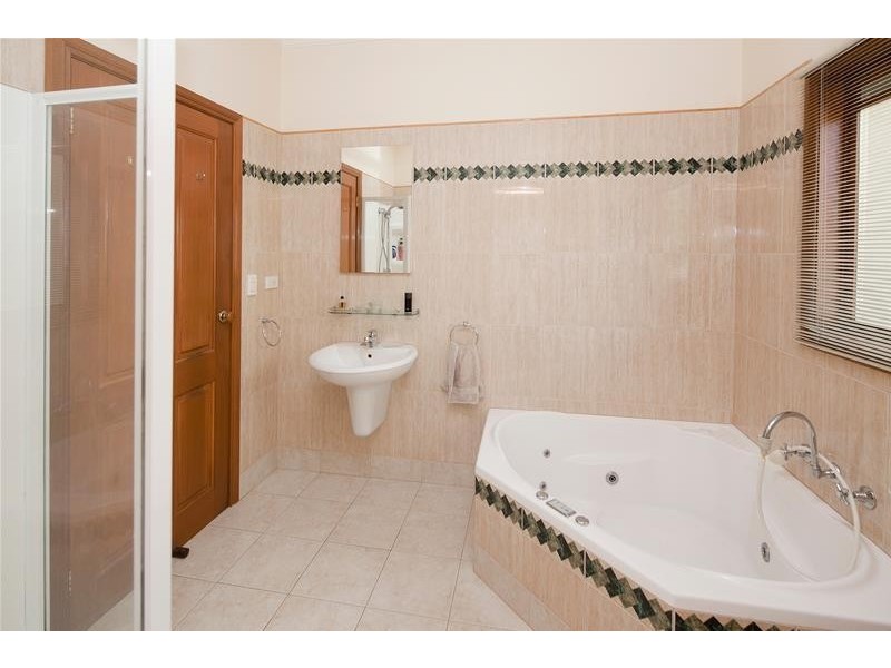 21 Edith Street, Dandenong VIC 3175