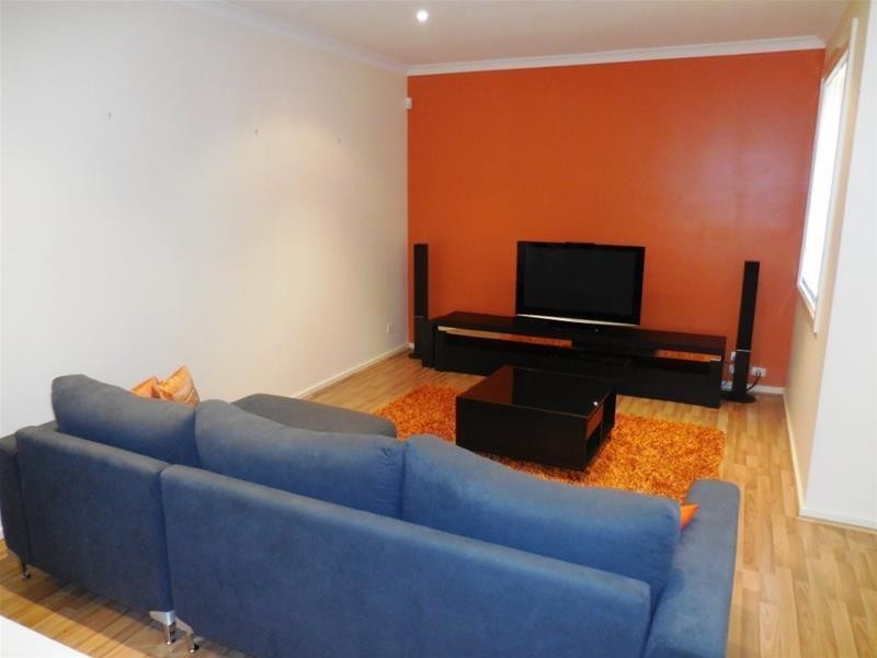 8/7 Baileyana Drive, Endeavour Hills VIC 3802