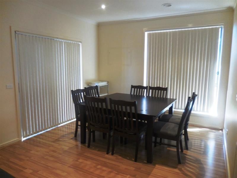 8/7 Baileyana Drive, Endeavour Hills VIC 3802