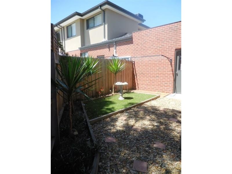 8/7 Baileyana Drive, Endeavour Hills VIC 3802