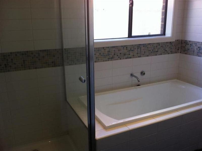 10 Walnut Way, Pakenham VIC 3810