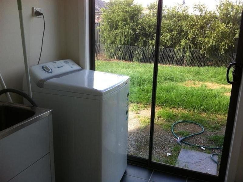 10 Walnut Way, Pakenham VIC 3810