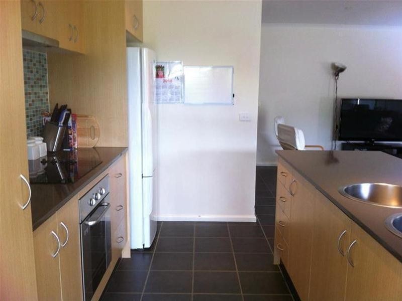 10 Walnut Way, Pakenham VIC 3810