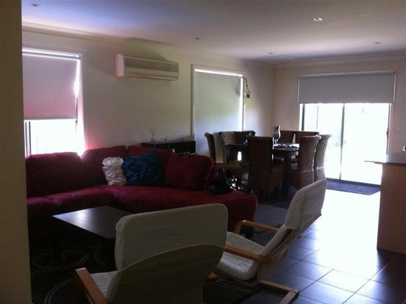 10 Walnut Way, Pakenham VIC 3810