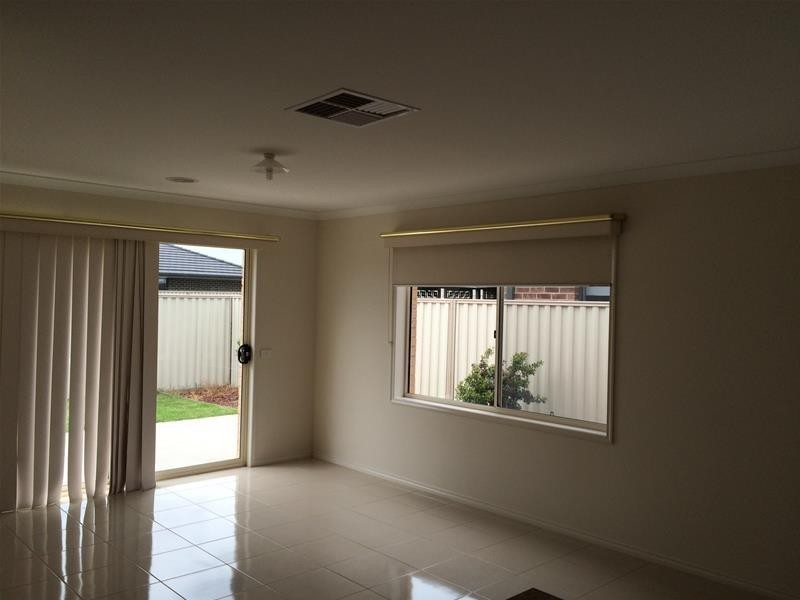 11 Warbler Street, Pakenham VIC 3810