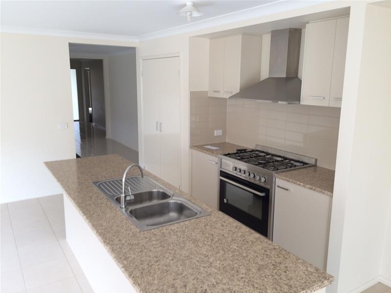 11 Warbler Street, Pakenham VIC 3810