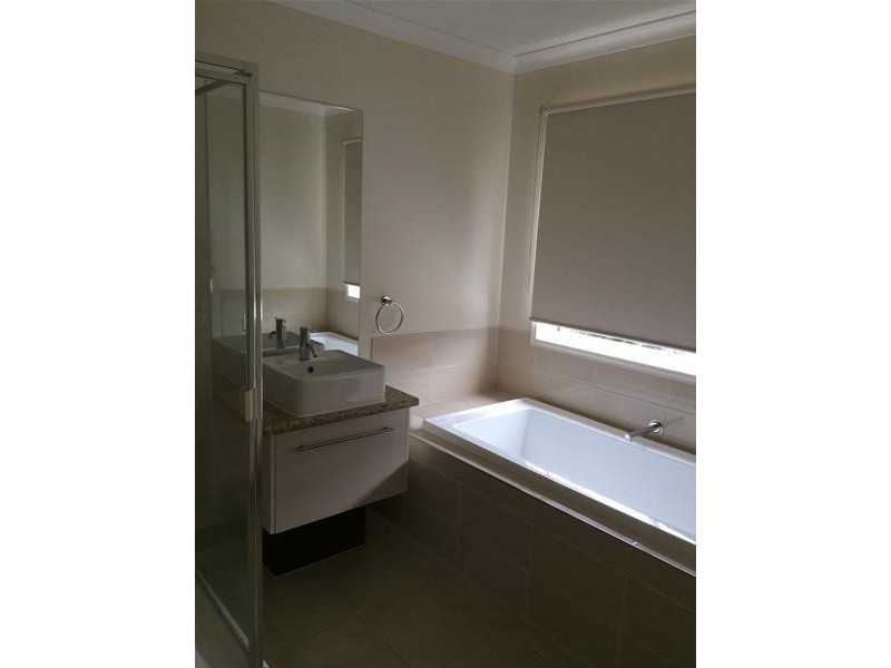 11 Warbler Street, Pakenham VIC 3810