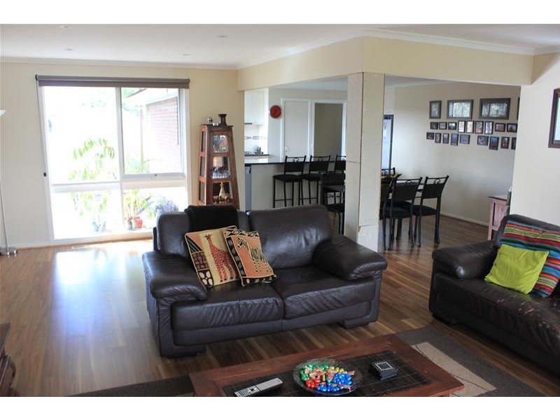 4 Bridle Court, Endeavour Hills VIC 3802