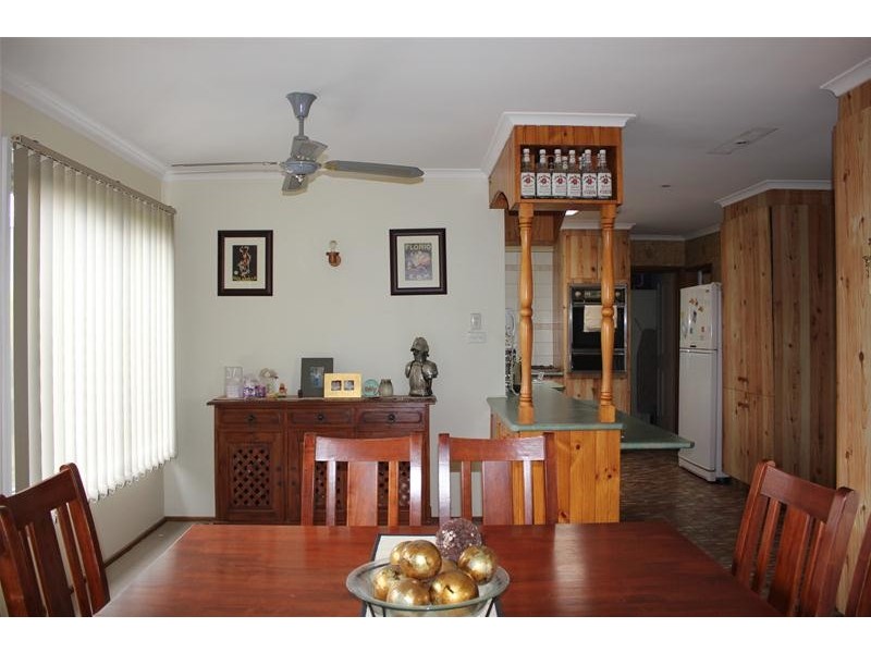 2 Griffith Street, Endeavour Hills VIC 3802