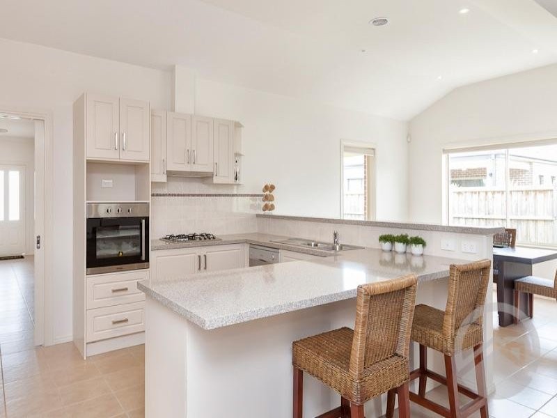 192 Linsell Boulevard, Cranbourne East VIC 3977