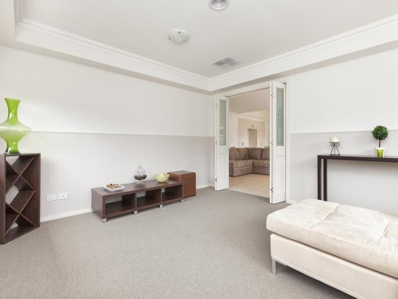 192 Linsell Boulevard, Cranbourne East VIC 3977