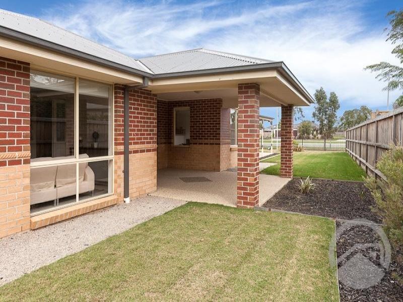 192 Linsell Boulevard, Cranbourne East VIC 3977