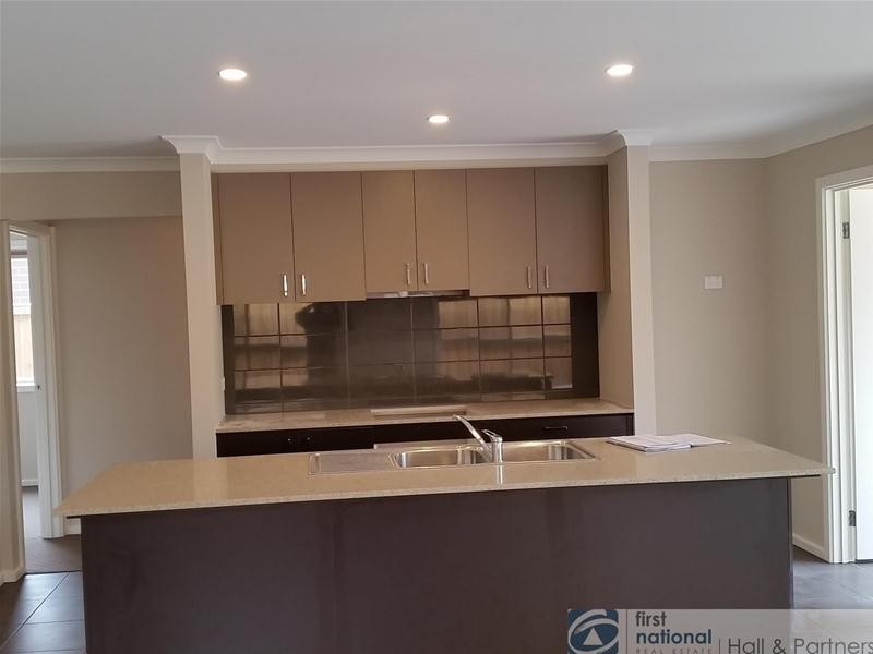 18 Satinwood Way, Lyndhurst VIC 3975