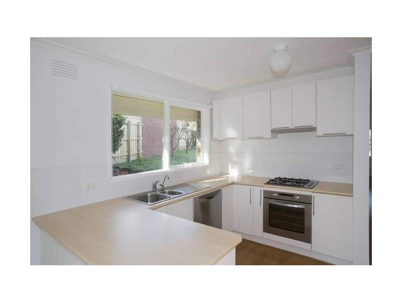 23 Chalcot Drive, Endeavour Hills VIC 3802