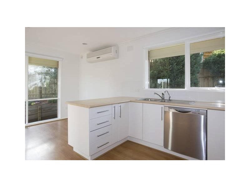 23 Chalcot Drive, Endeavour Hills VIC 3802