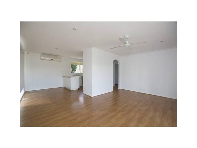 23 Chalcot Drive, Endeavour Hills VIC 3802