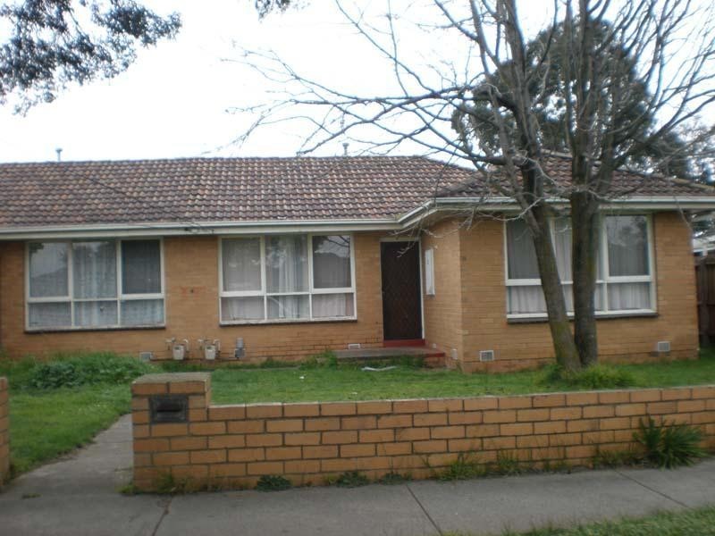 2/4 Fair Crescent, Dandenong VIC 3175