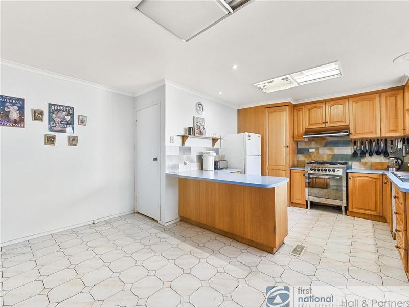 64  Illawara Crescent, Dandenong North VIC 3175