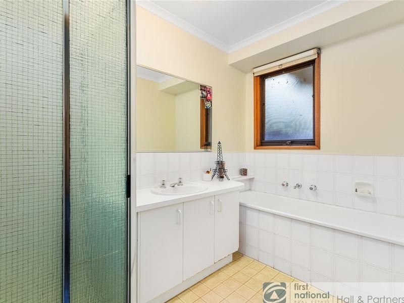 2 Florence Avenue, Berwick VIC 3806