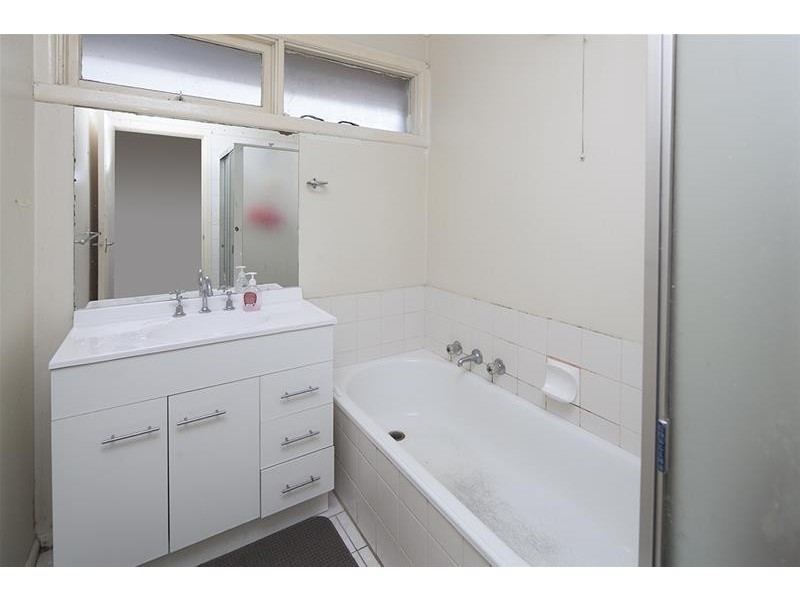 33 Boronia Avenue, Dandenong North VIC 3175