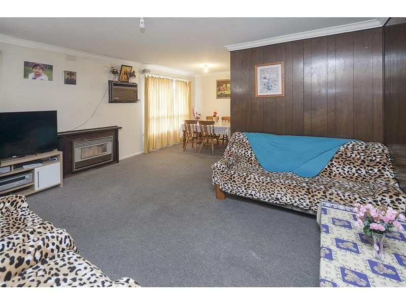 33 Boronia Avenue, Dandenong North VIC 3175