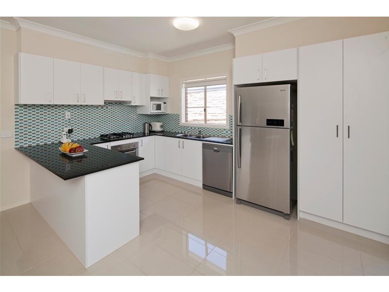 2/13 Cook Court, Dandenong North VIC 3175