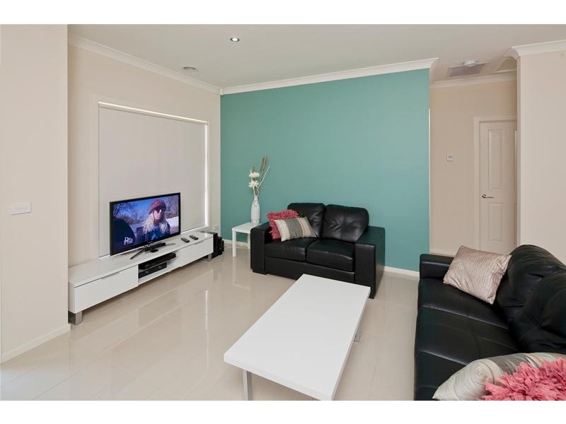 2/13 Cook Court, Dandenong North VIC 3175