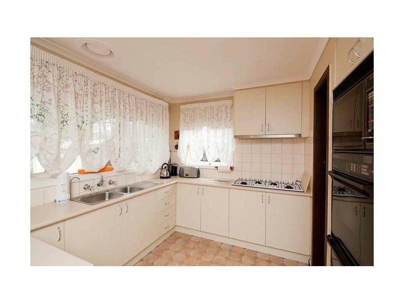 27 Jolimont Avenue, Mulgrave VIC 3170