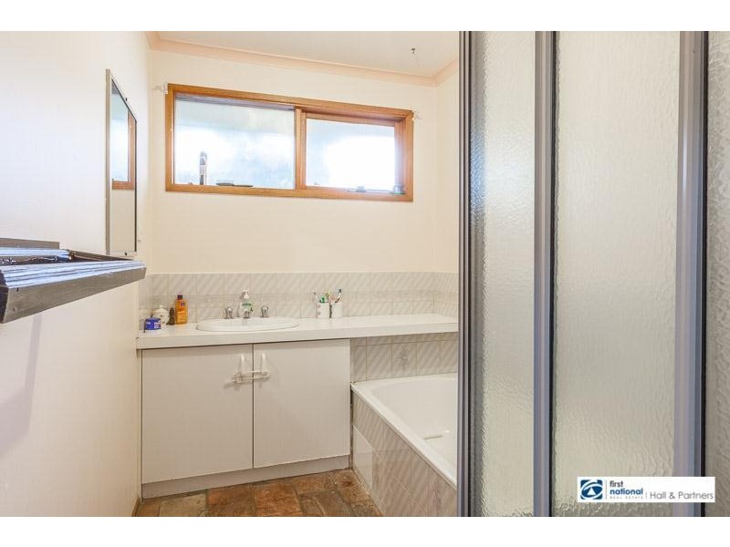 32 George Chudleigh Drive, Hallam VIC 3803