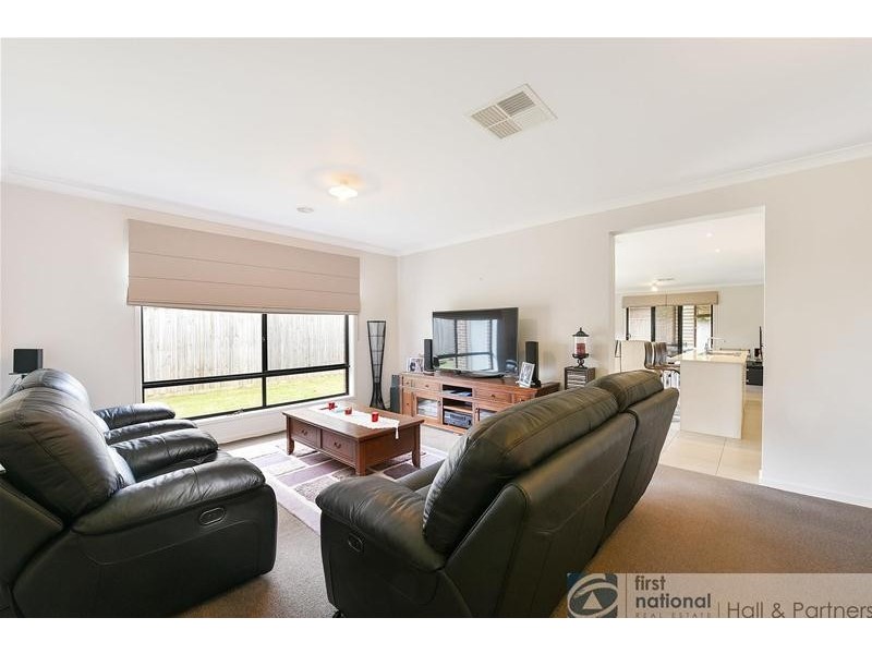 8 Osborn Court, Berwick VIC 3806