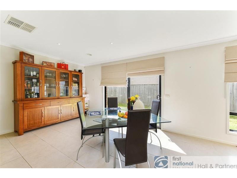 8 Osborn Court, Berwick VIC 3806