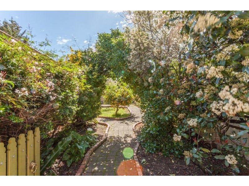 12 Eildon Road, Endeavour Hills VIC 3802