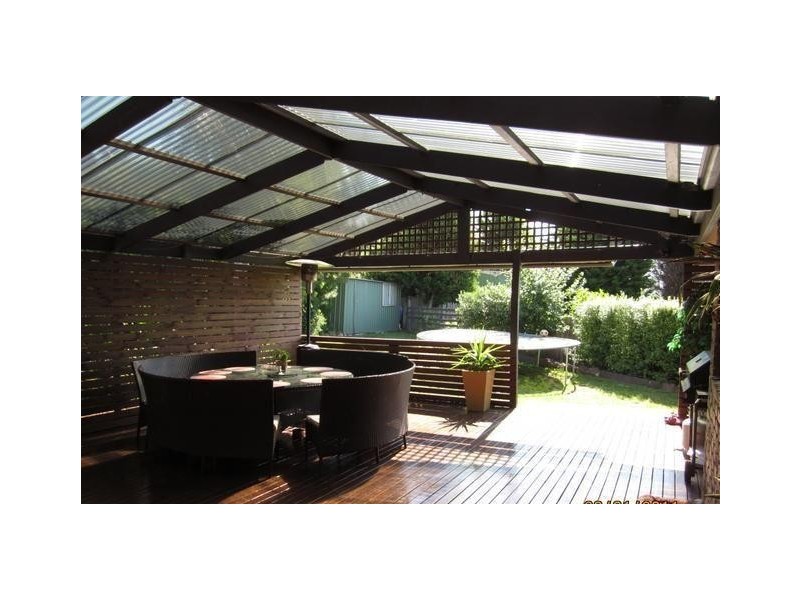 8 Newmill Close, Endeavour Hills VIC 3802