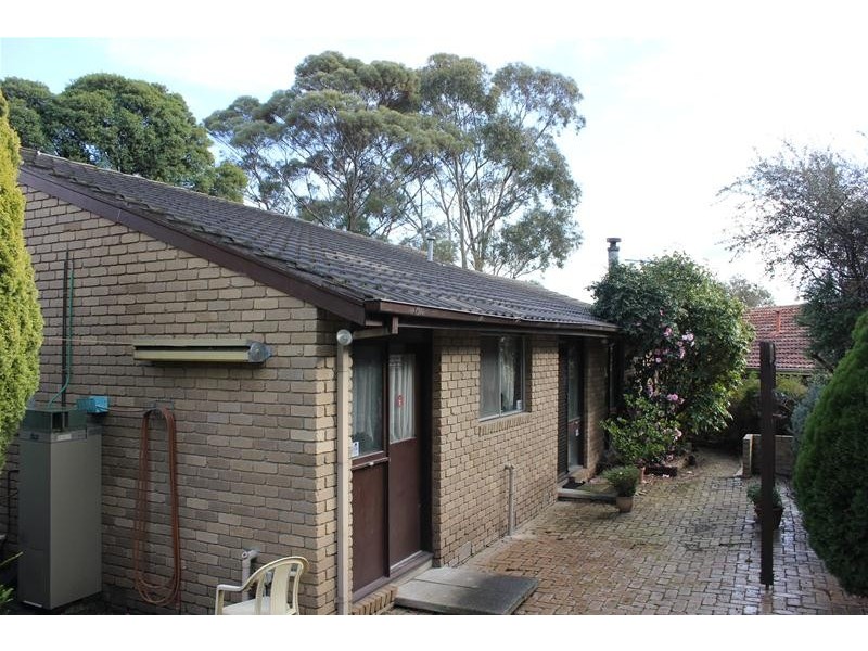 4 Melliodora Court, Endeavour Hills VIC 3802