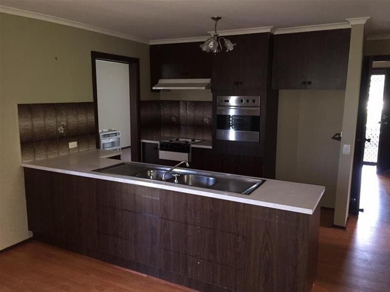 35 Fernbank Crescent, Mulgrave VIC 3170