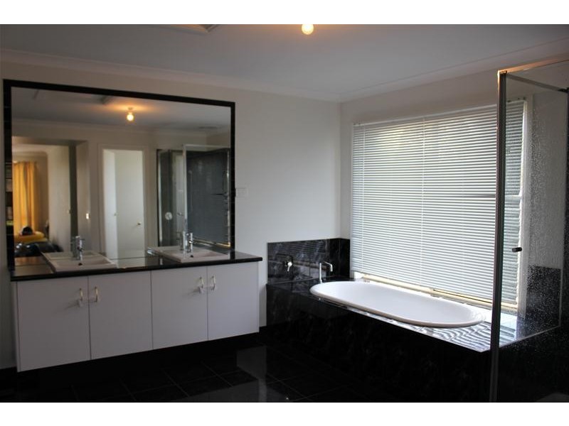 14 Watergum Avenue, Lyndhurst VIC 3975