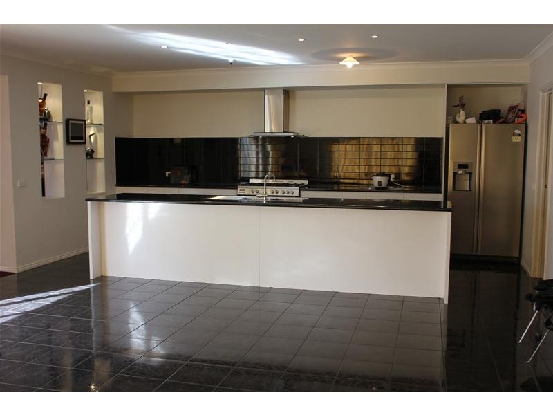 14 Watergum Avenue, Lyndhurst VIC 3975