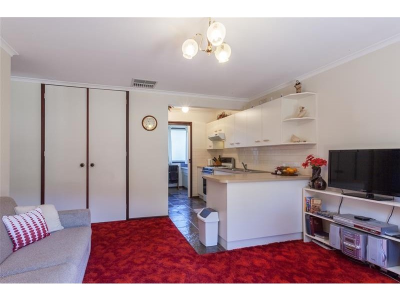 48 Chalcot Drive, Endeavour Hills VIC 3802