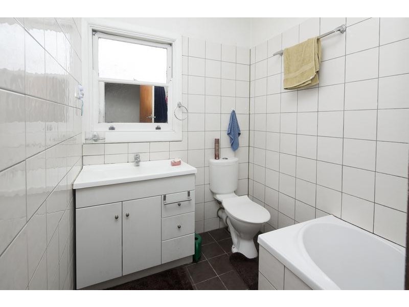 1/2 Lilac Avenue, Dandenong North VIC 3175