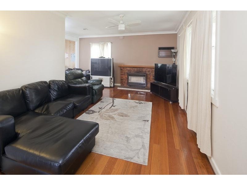 1/2 Lilac Avenue, Dandenong North VIC 3175