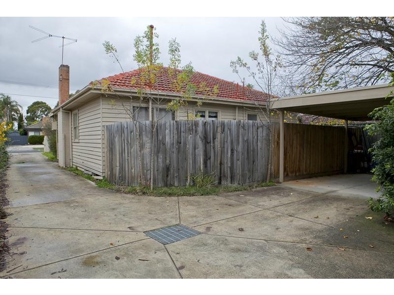 1/2 Lilac Avenue, Dandenong North VIC 3175