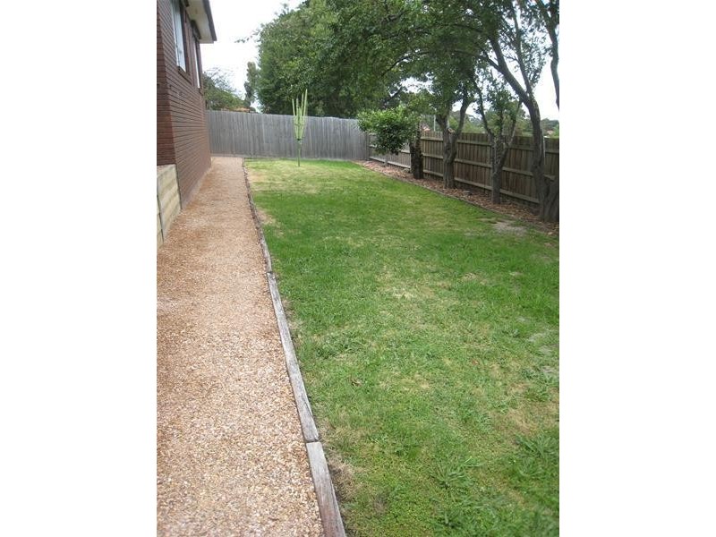 5 Simmonds Place, Endeavour Hills VIC 3802