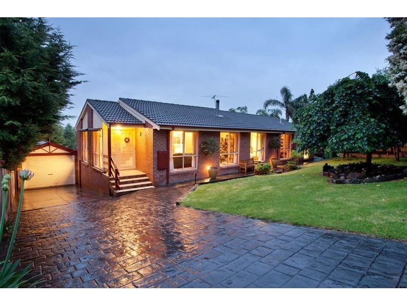 16 Mahon Avenue, Beaconsfield VIC 3807
