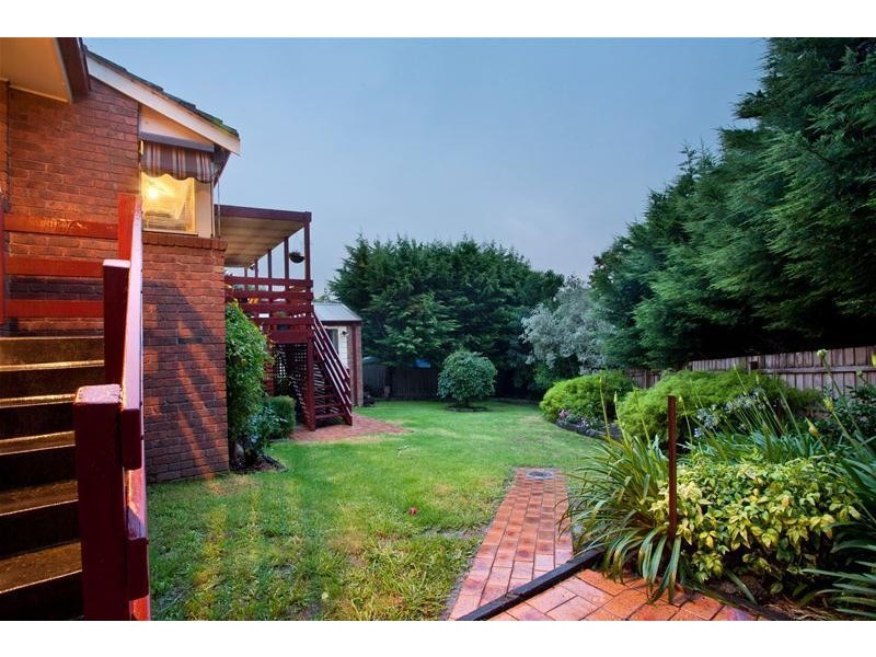 16 Mahon Avenue, Beaconsfield VIC 3807