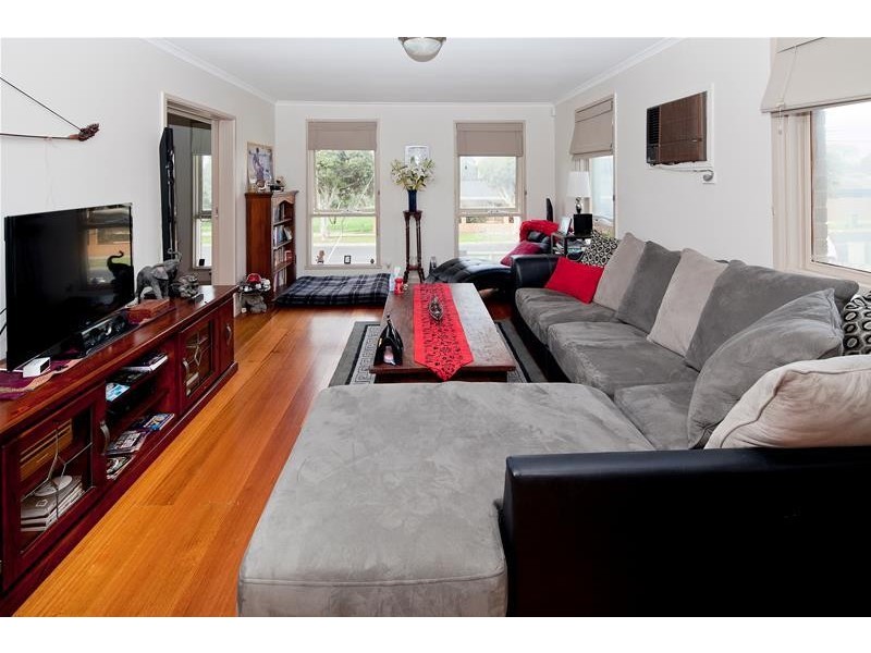 44 Outlook Drive, Dandenong North VIC 3175