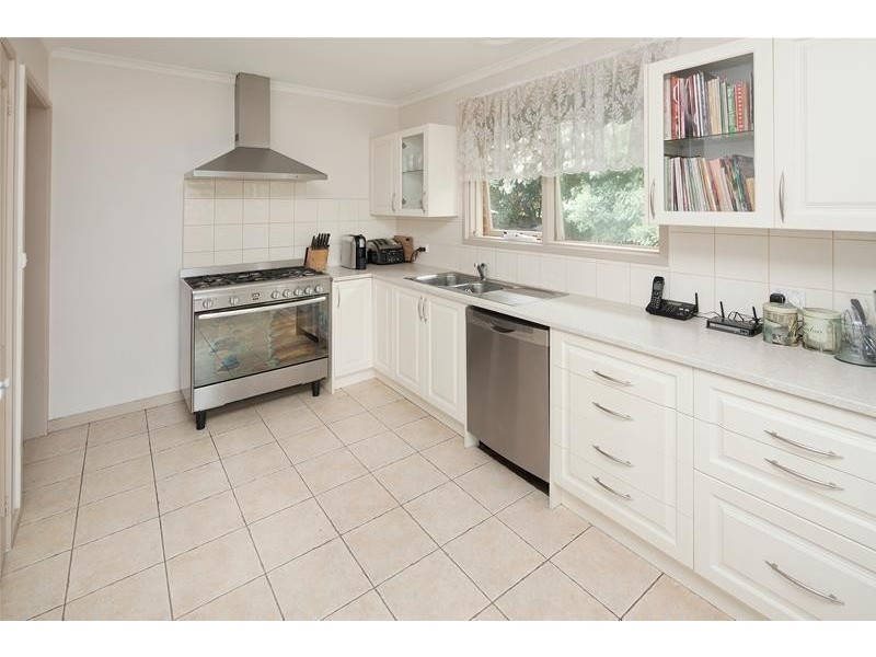 44 Outlook Drive, Dandenong North VIC 3175